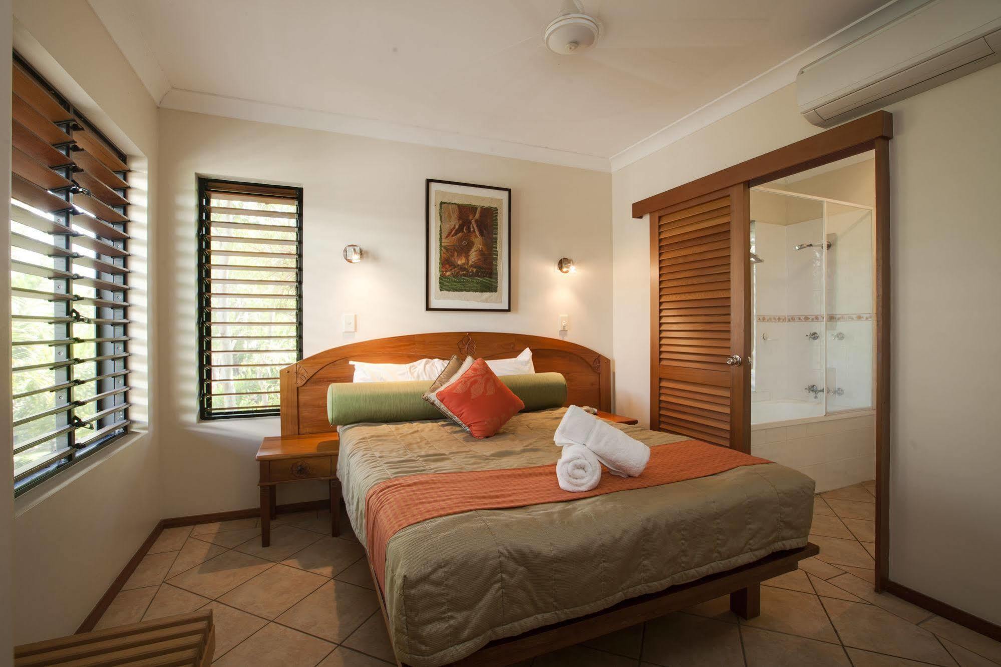 Seascape Holidays - Hibiscus Port Douglas Exteriör bild